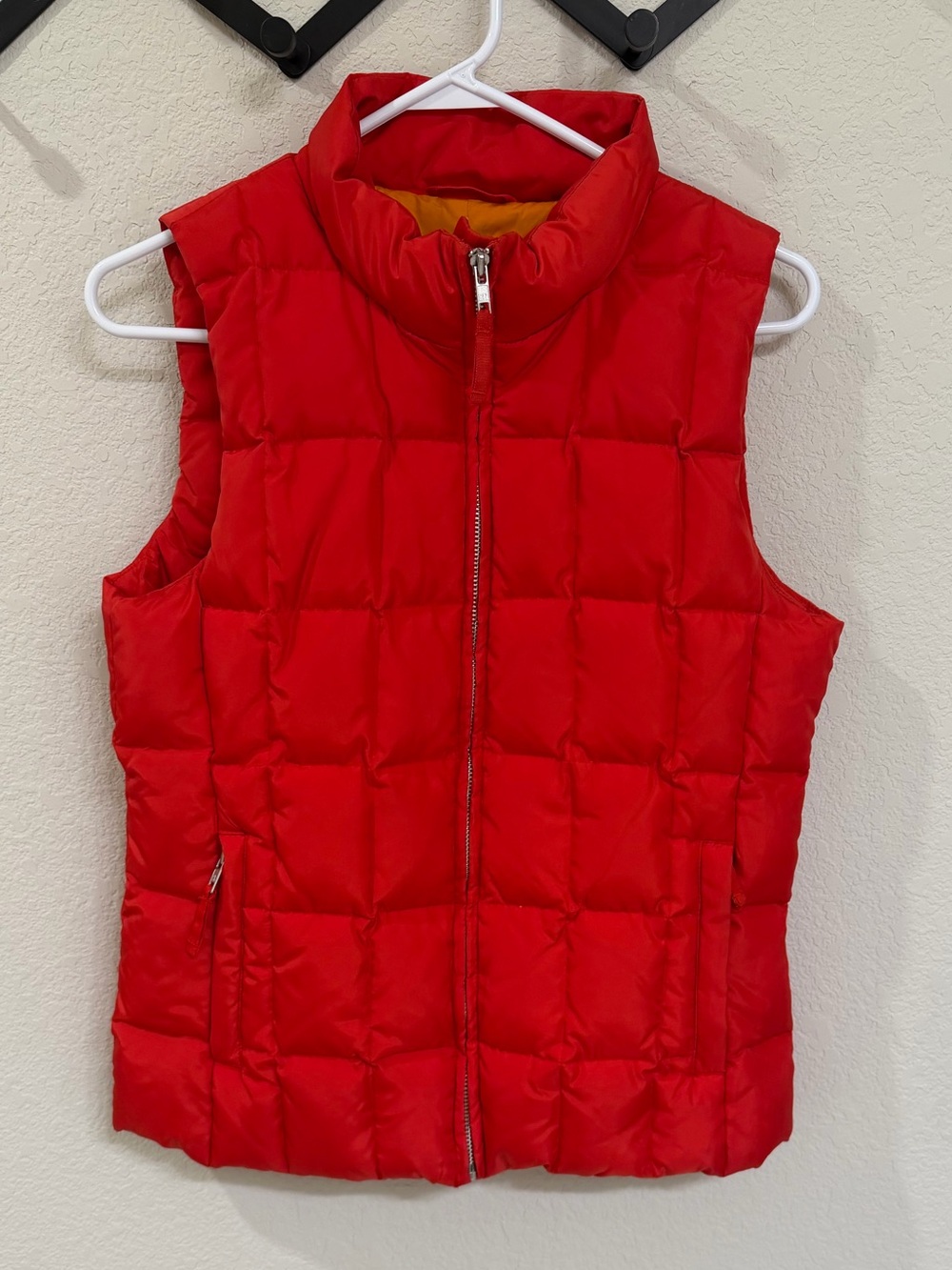 Vintage Y2K GAP 2003 Red Down Puffer Vest Women’s Medium Stand Collar